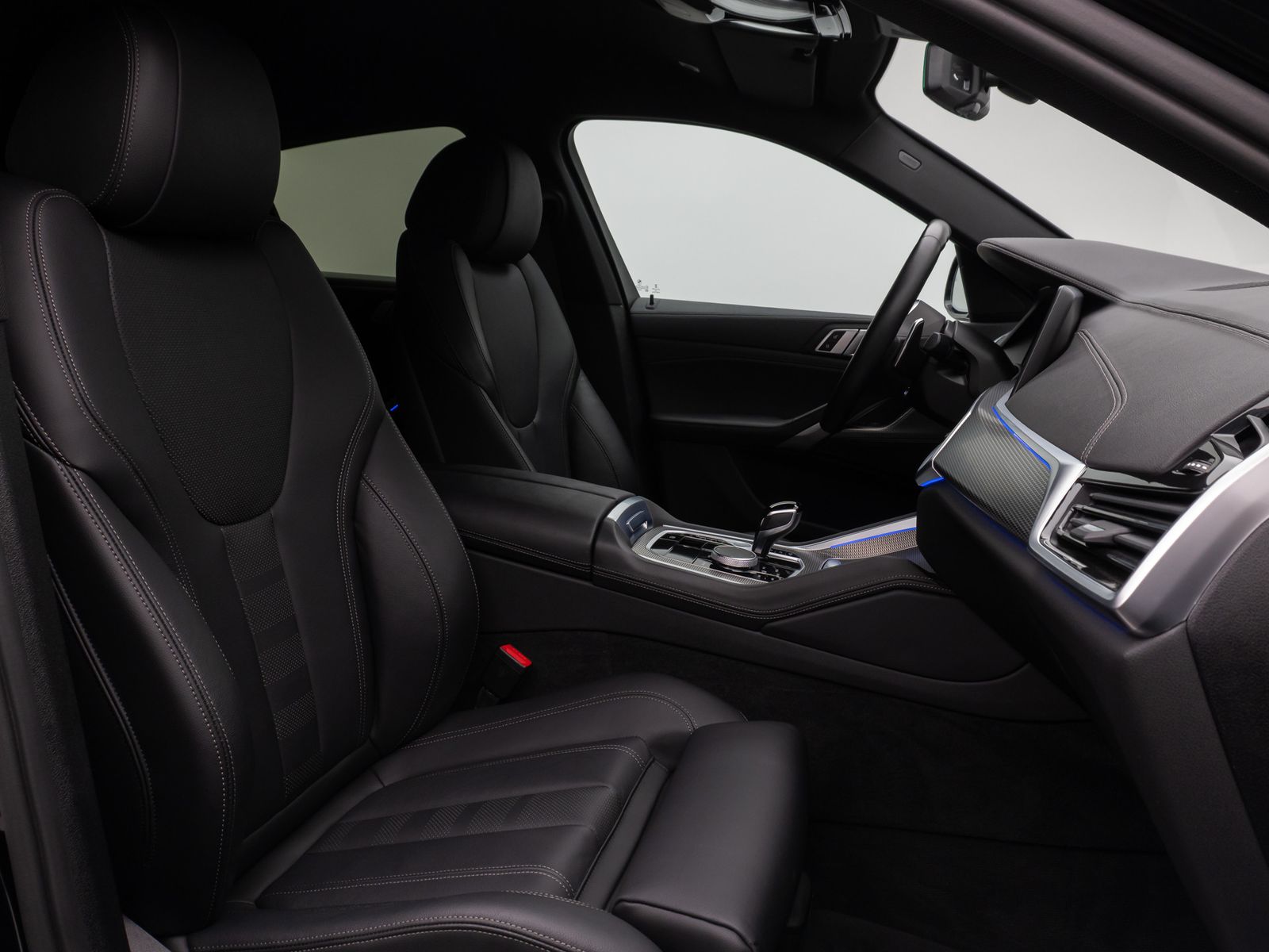 Fahrzeugabbildung BMW X6 xD40d M Sport Laser 360°HUD DAB H/K Komfort