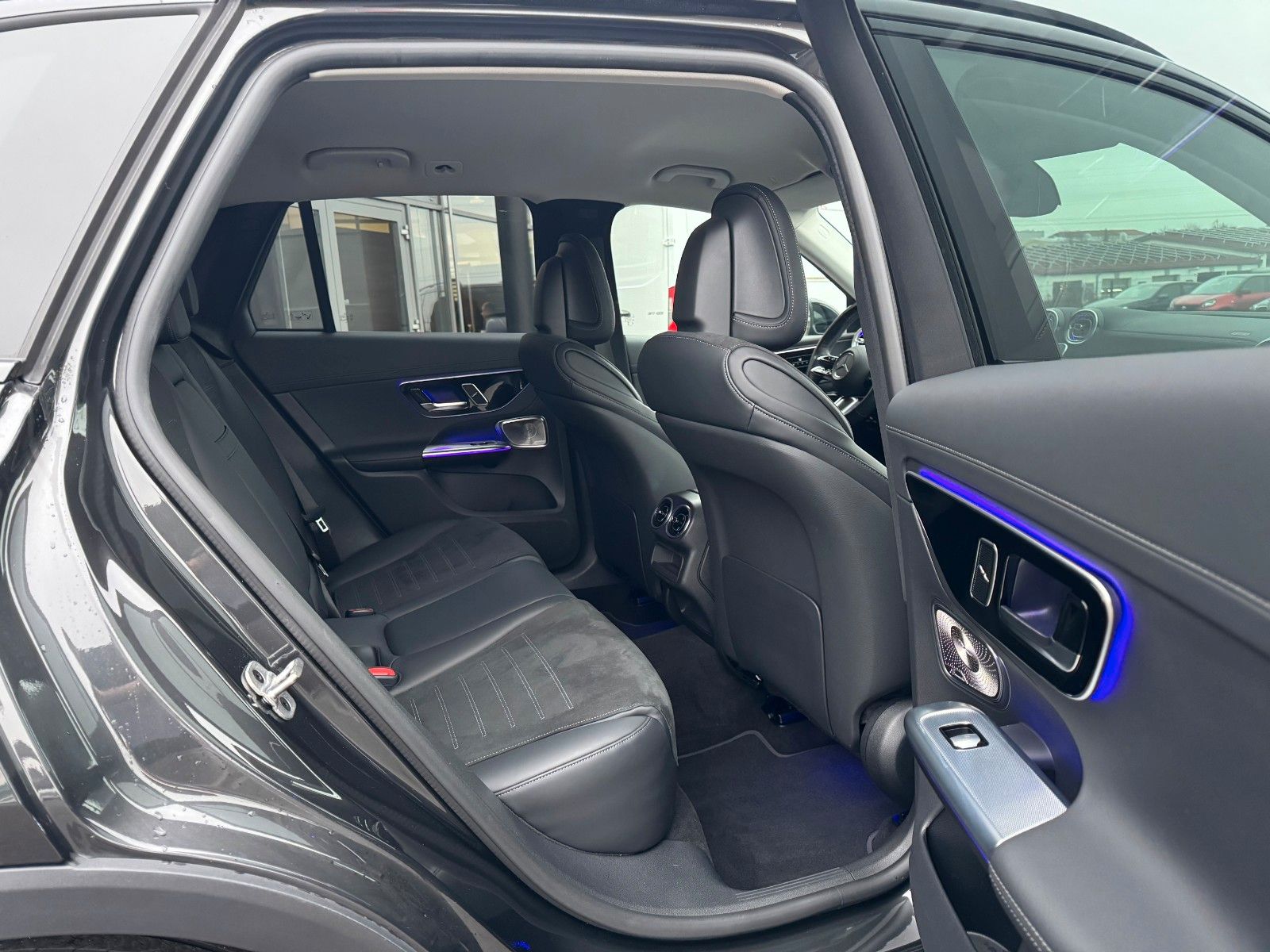 Fahrzeugabbildung Mercedes-Benz GLC 220d 4M AMG+AHK+Burm+STH+360+Night