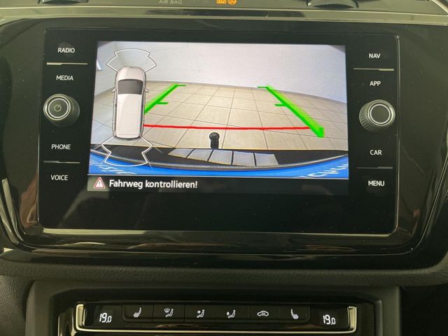 Touran 2.0 TDI DSG Highline Bluetooth Navi LED