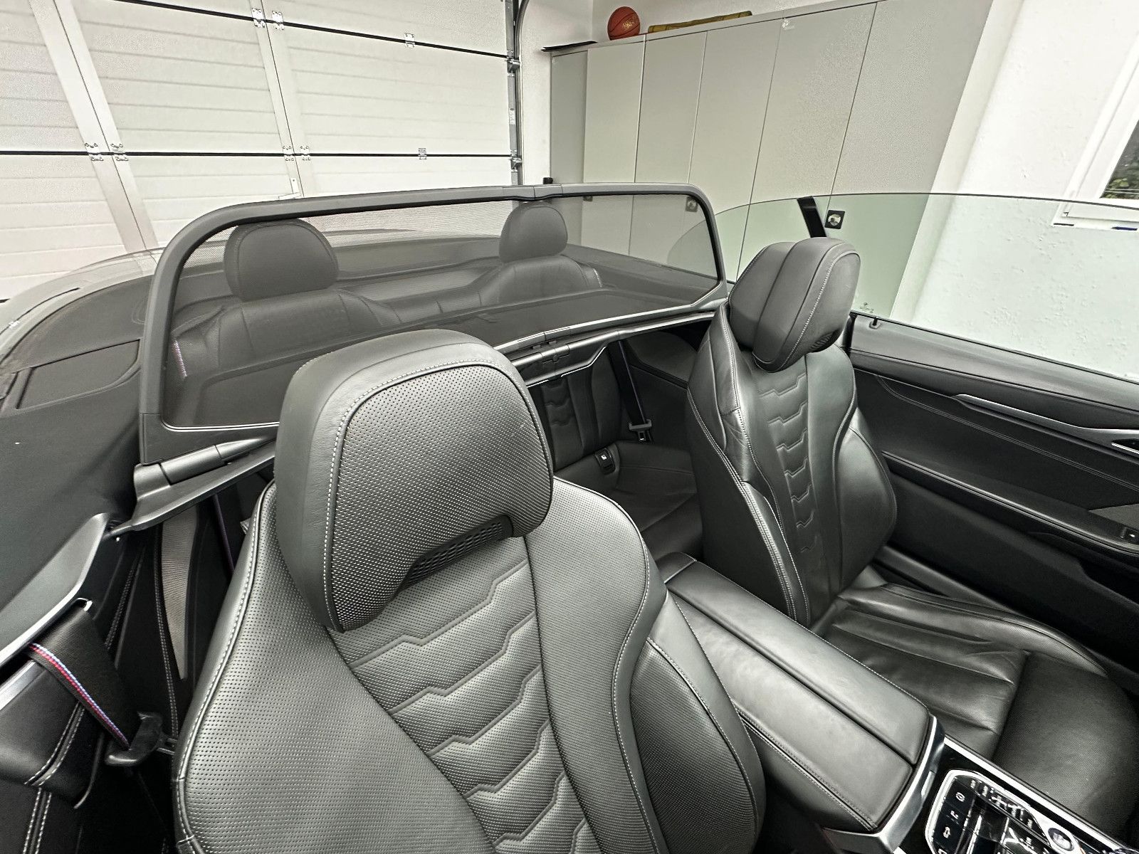 Fahrzeugabbildung BMW M850i Cabrio/NACKEN HZG/PARK ASS+/SOFT CL/DE FZG