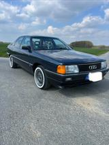 Audi 100 - blaue Audi 100