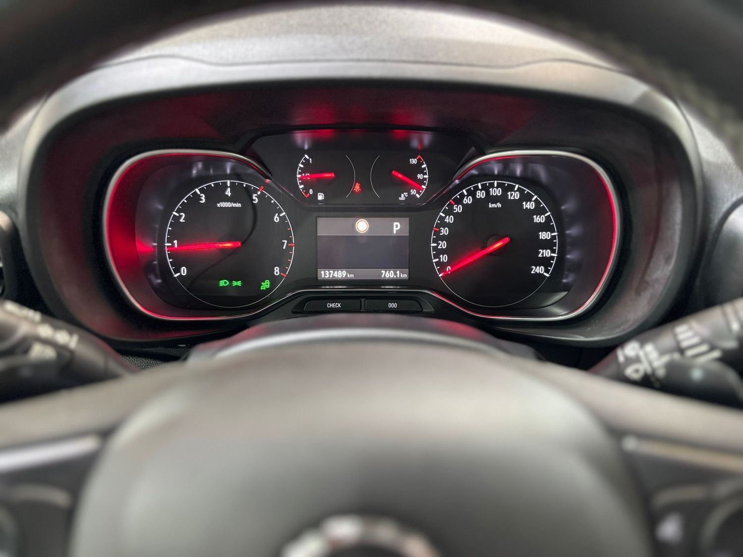 Fahrzeugabbildung Opel Combo Innovation Kamera#Pano#HeadUp