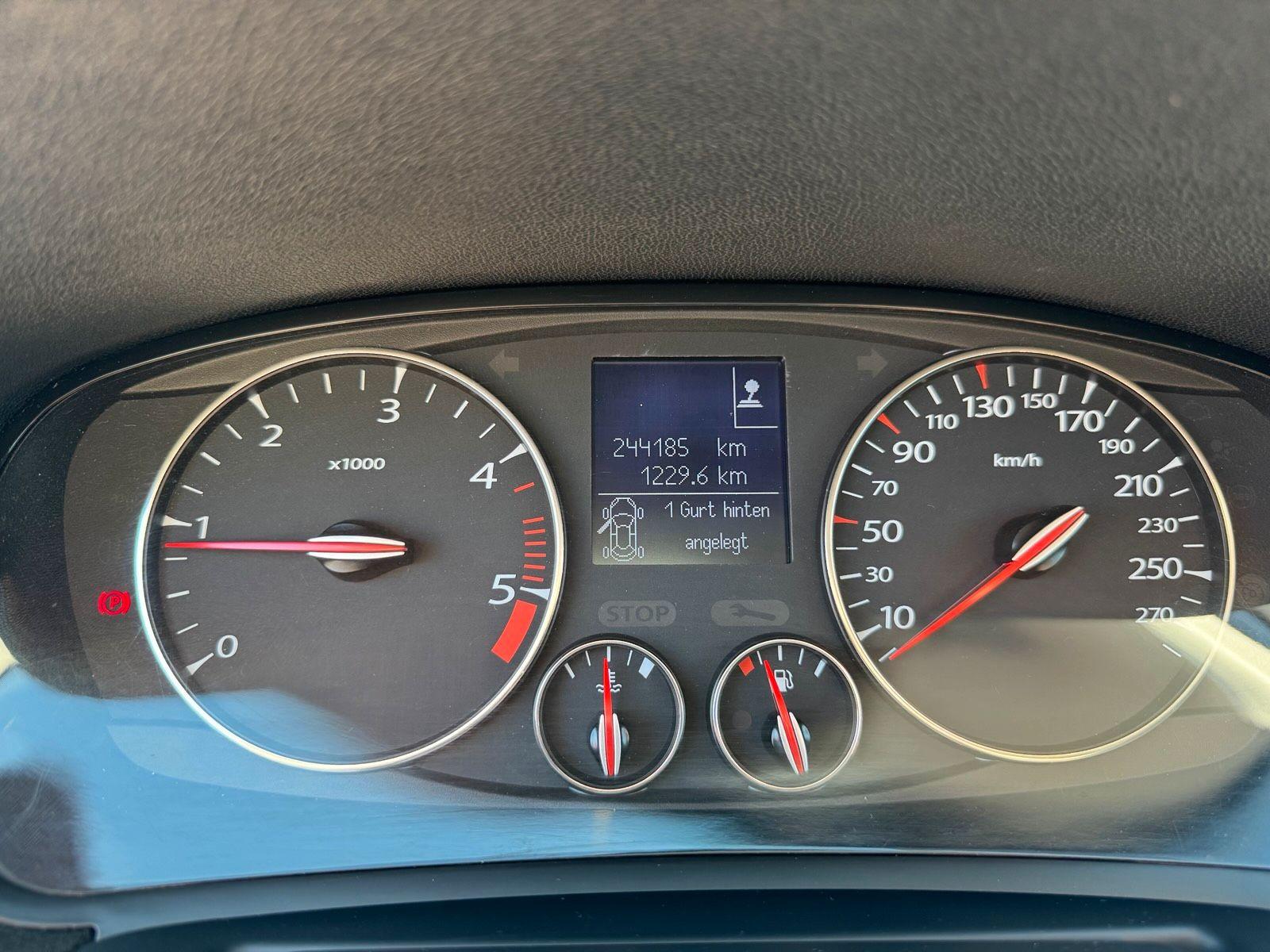 Renault Laguna 2011 — photo 9