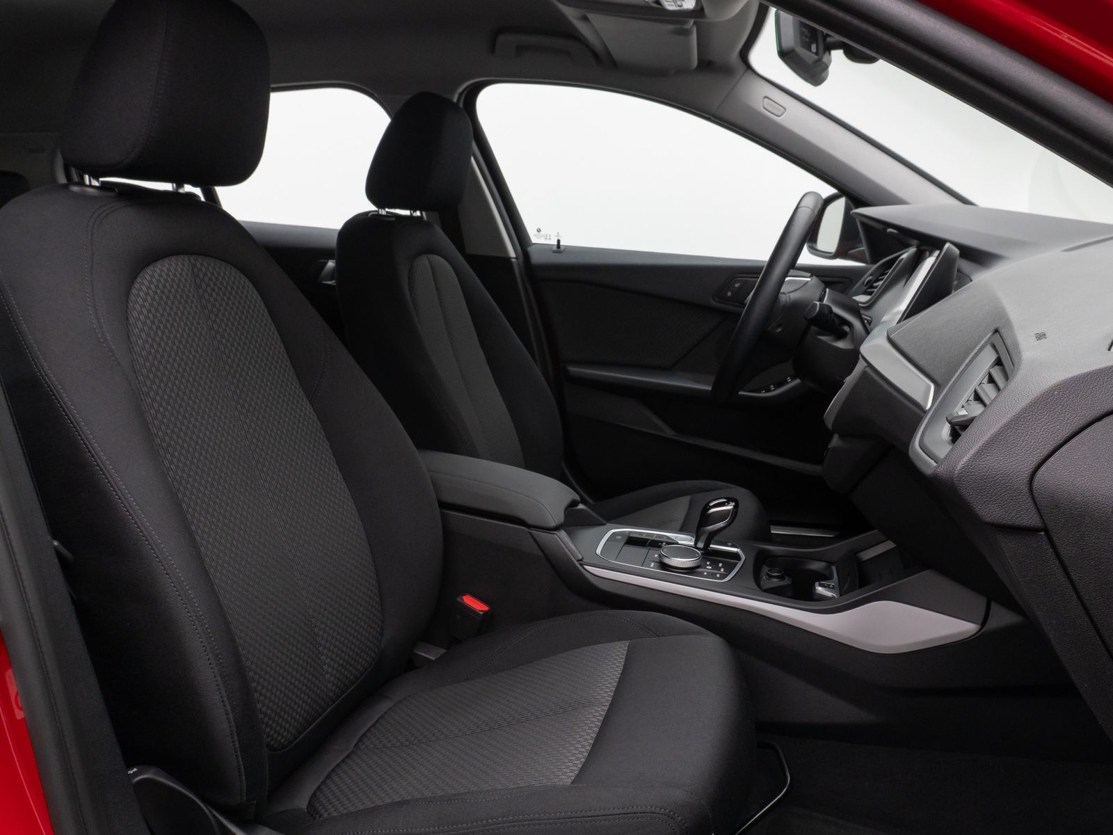 Fahrzeugabbildung BMW 118i GeschwindigReg Kamera DAB FernlichtAss LED