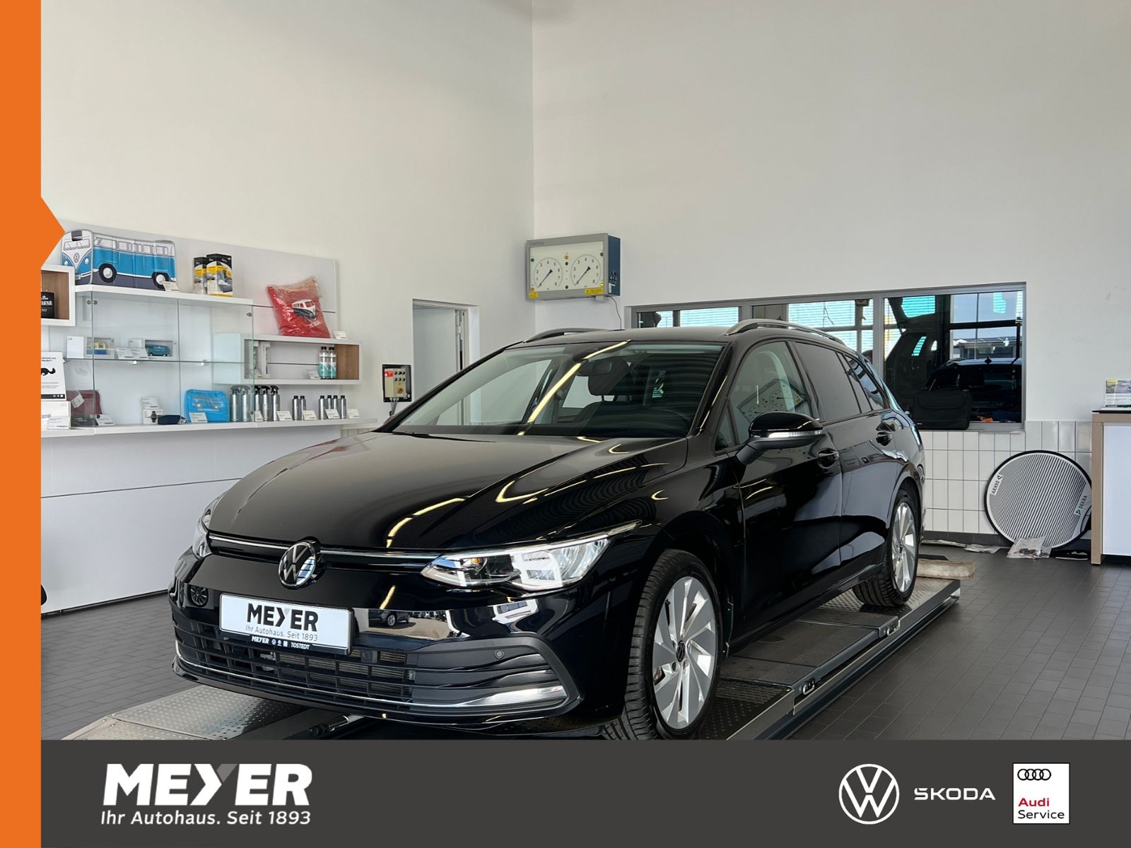 Fahrzeugabbildung Volkswagen Golf VIII Variant ACTIVE 1.5 eTSI DSG *AHK, LED,