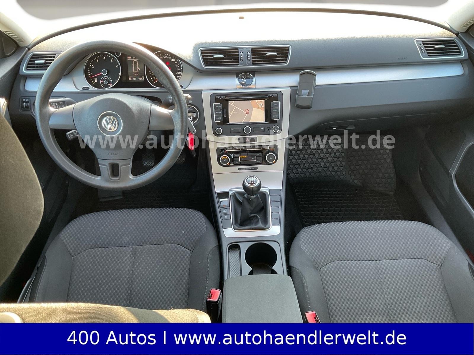 Volkswagen Passat 2011 — photo 11