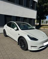 Tesla Model Y Performance AWD Leder in Weiß 