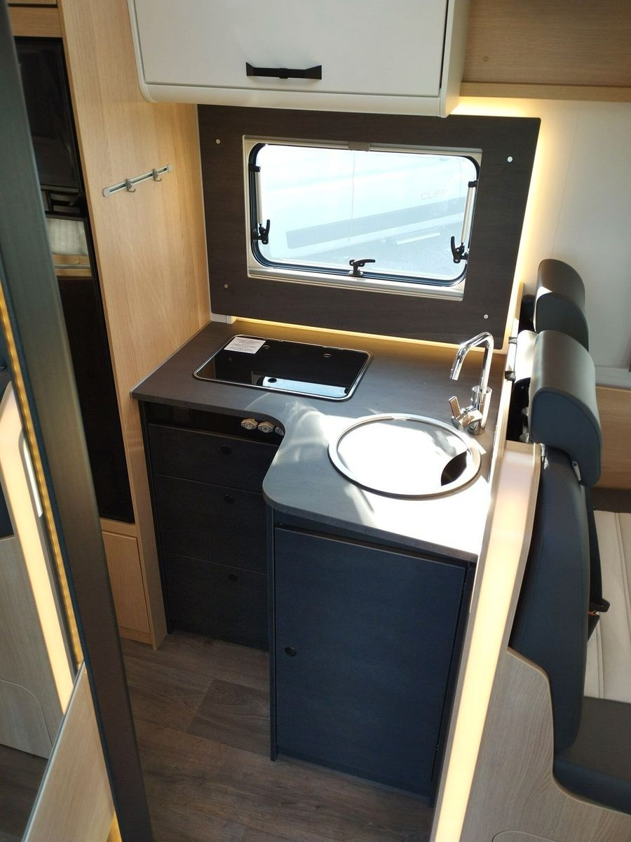 Fahrzeugabbildung Sunlight Adventure T 67 Automatik, Dörr Edition, TV