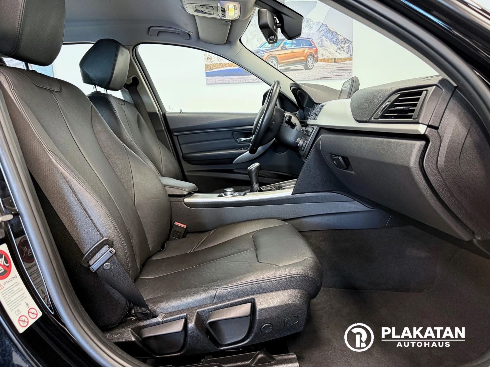 Fahrzeugabbildung BMW 318d Touring Leder Navi Bi-Xenon