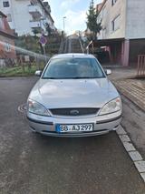 Ford Mondeo 2.5 V6 Ghia Ghia - Ford Mondeo: Ghia V6