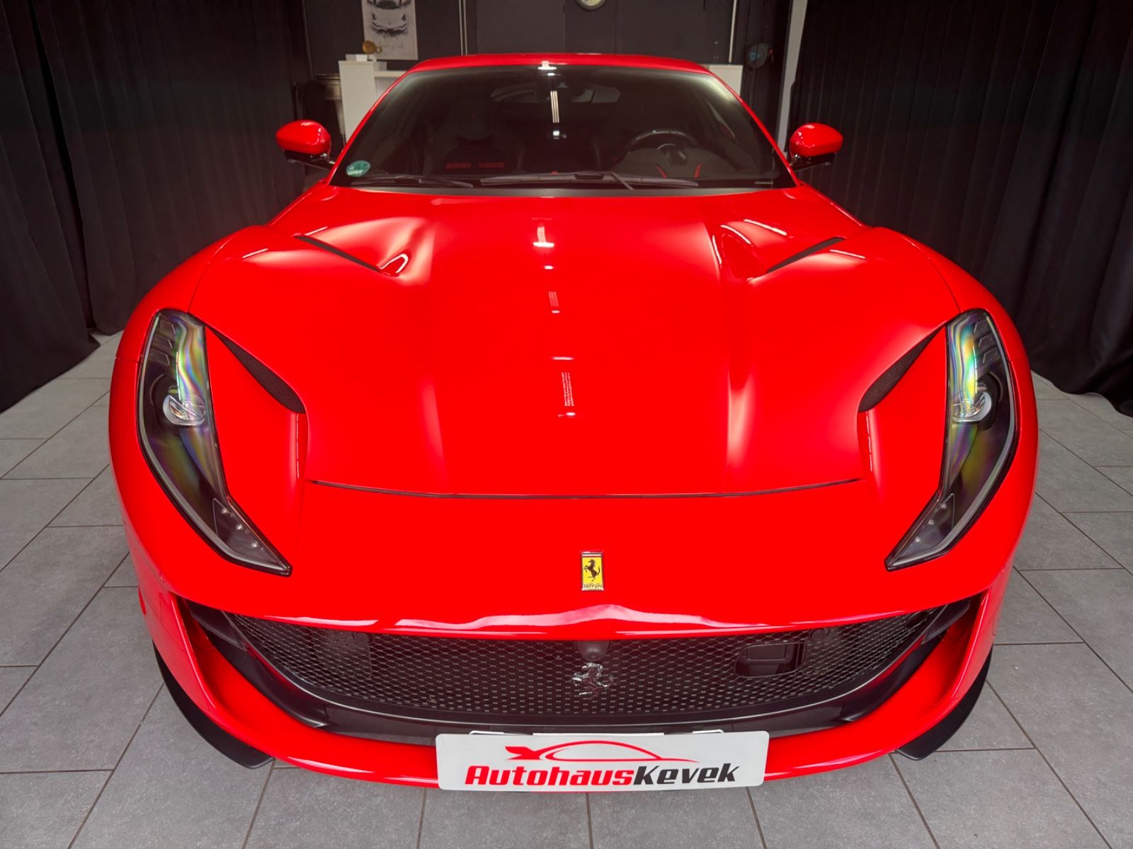 Fahrzeugabbildung Ferrari 812 Superfast|CARBON-SCHALENSITZE|360"KAMERA|ACC