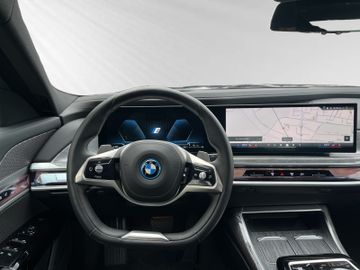 BMW 750 - 12