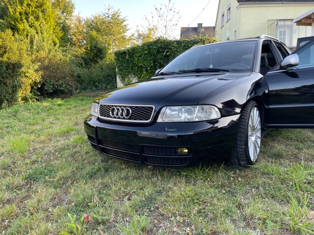 Audi S4 2.7 quattro Avant -