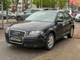Audi A3 1.6 Attraction INSPEKTION NEU - Audi A3 mit Benzin-Antrieb: Limousine, Klimaanlage, 1.6