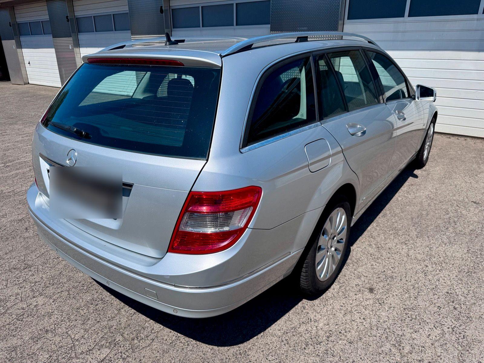 Mercedes-Benz C180 2010 — photo 6
