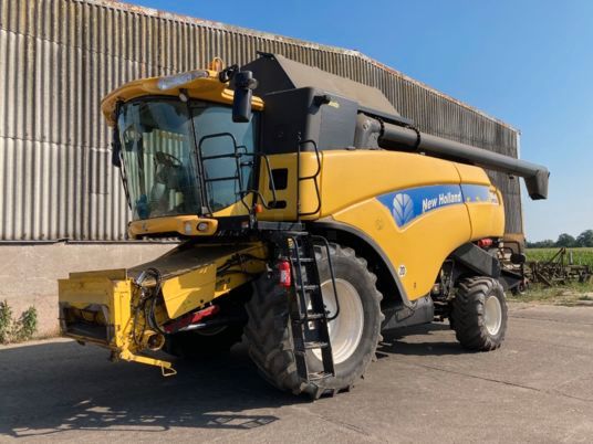 New Holland CX8080