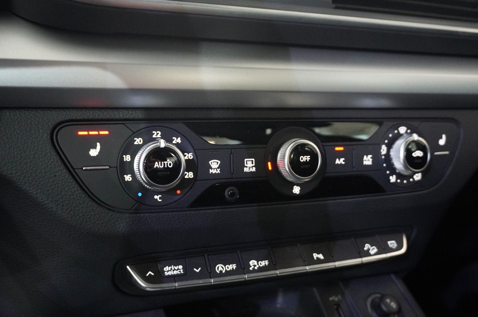 Fahrzeugabbildung Audi Q5 Sportback 35 TDI S-LINE NAVI/LED/SPORT/VIRT.