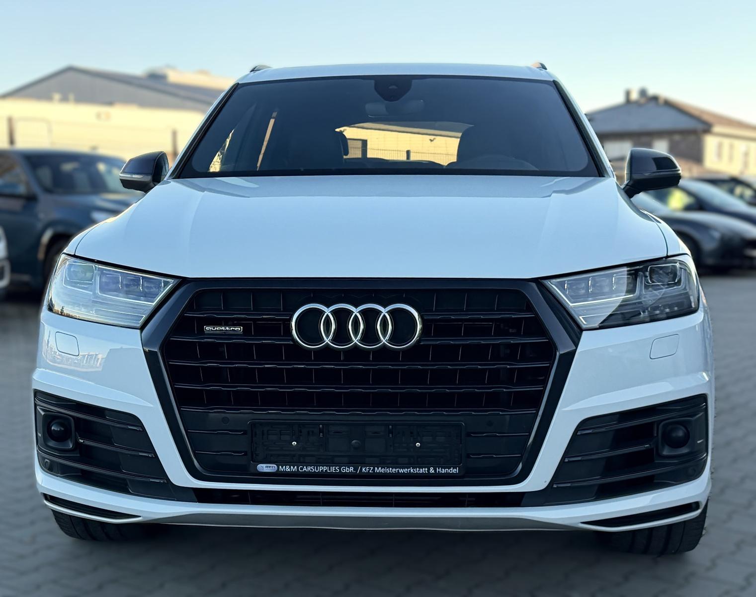 Audi Q7 S-LINE/AHK/LUFTF/PANO/MEM/BOSE/MATRIX/22"/HUD