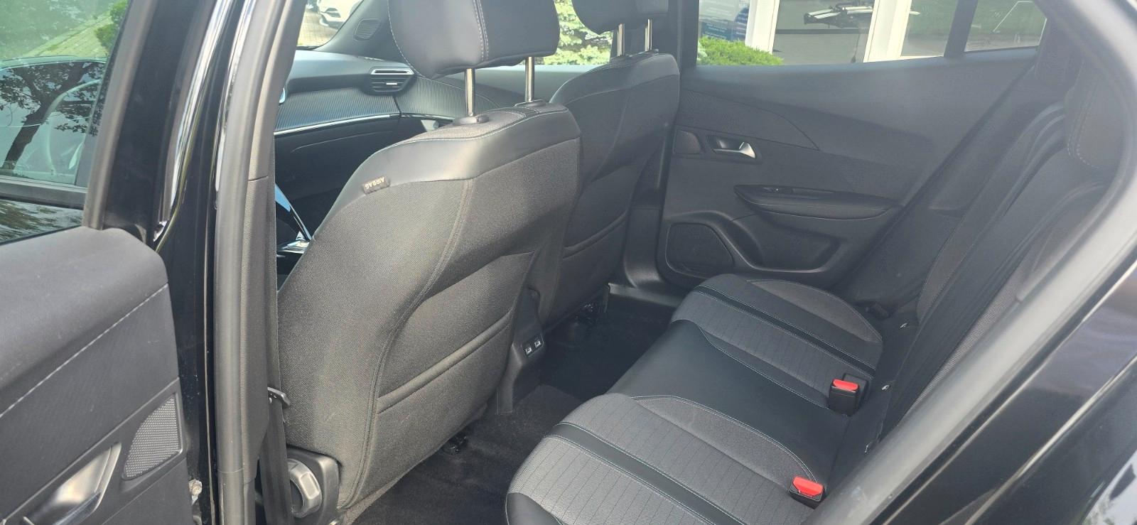 Peugeot 2008 Allure Pack SH*LED*EPH*TEMPOMAT*DAB*KAMERA