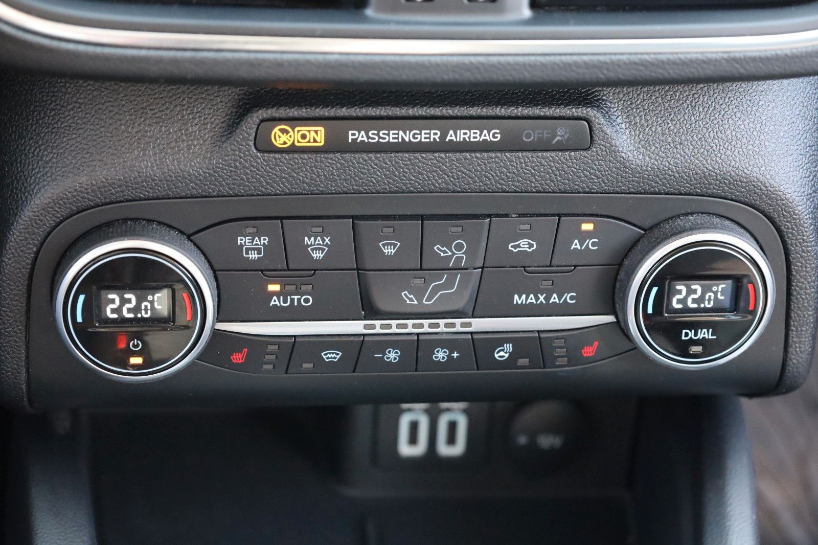 Fahrzeugabbildung Ford Focus Turnier 1,5 Turbo Active *LED *Tech-Paket