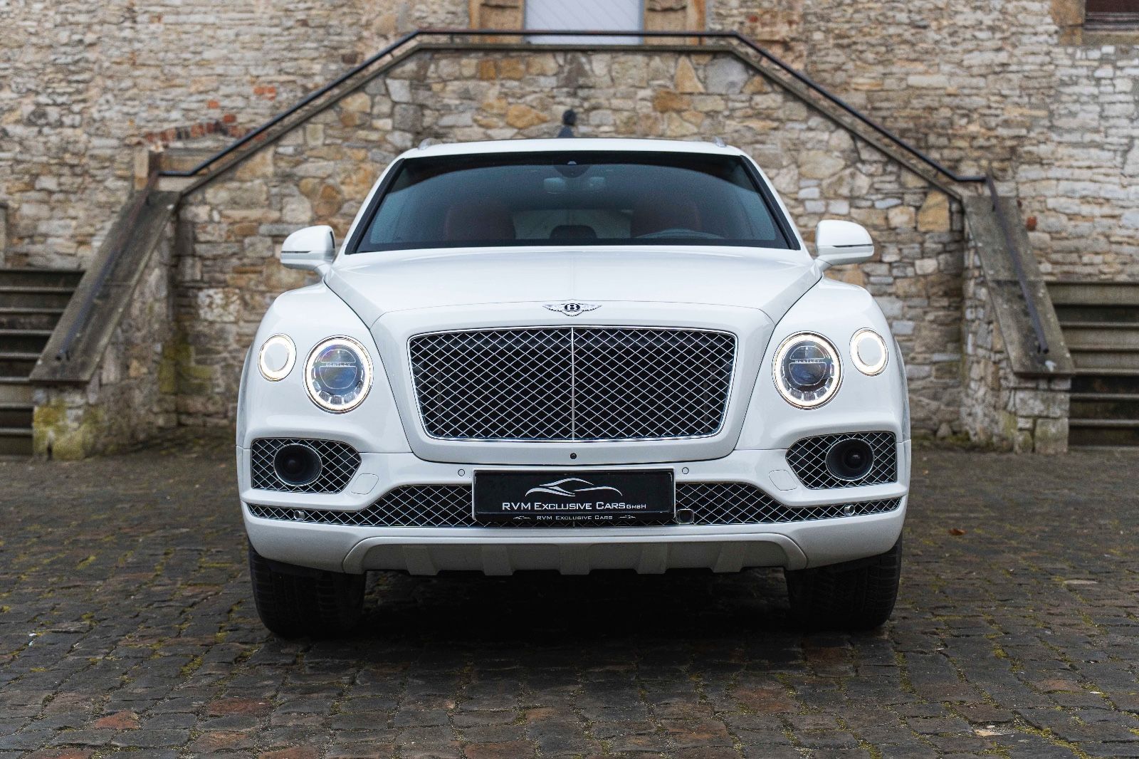 Fahrzeugabbildung Bentley Bentayga V8 HUD 360° MASSAGE ACC TOTW