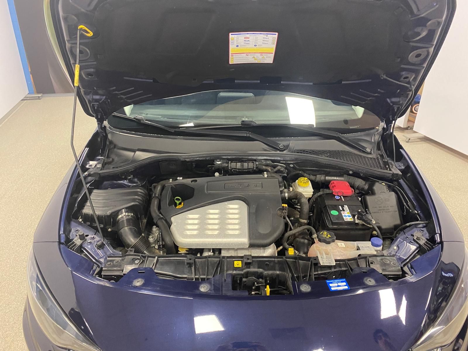 Fahrzeugabbildung Fiat Tipo 1.4 16V Turbo Lounge APP+KLIMA+PDC+NAVI+SIT