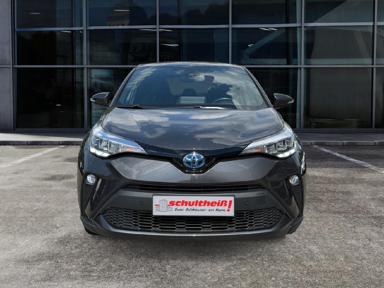 Fahrzeugabbildung Toyota C-HR Hybrid Team D