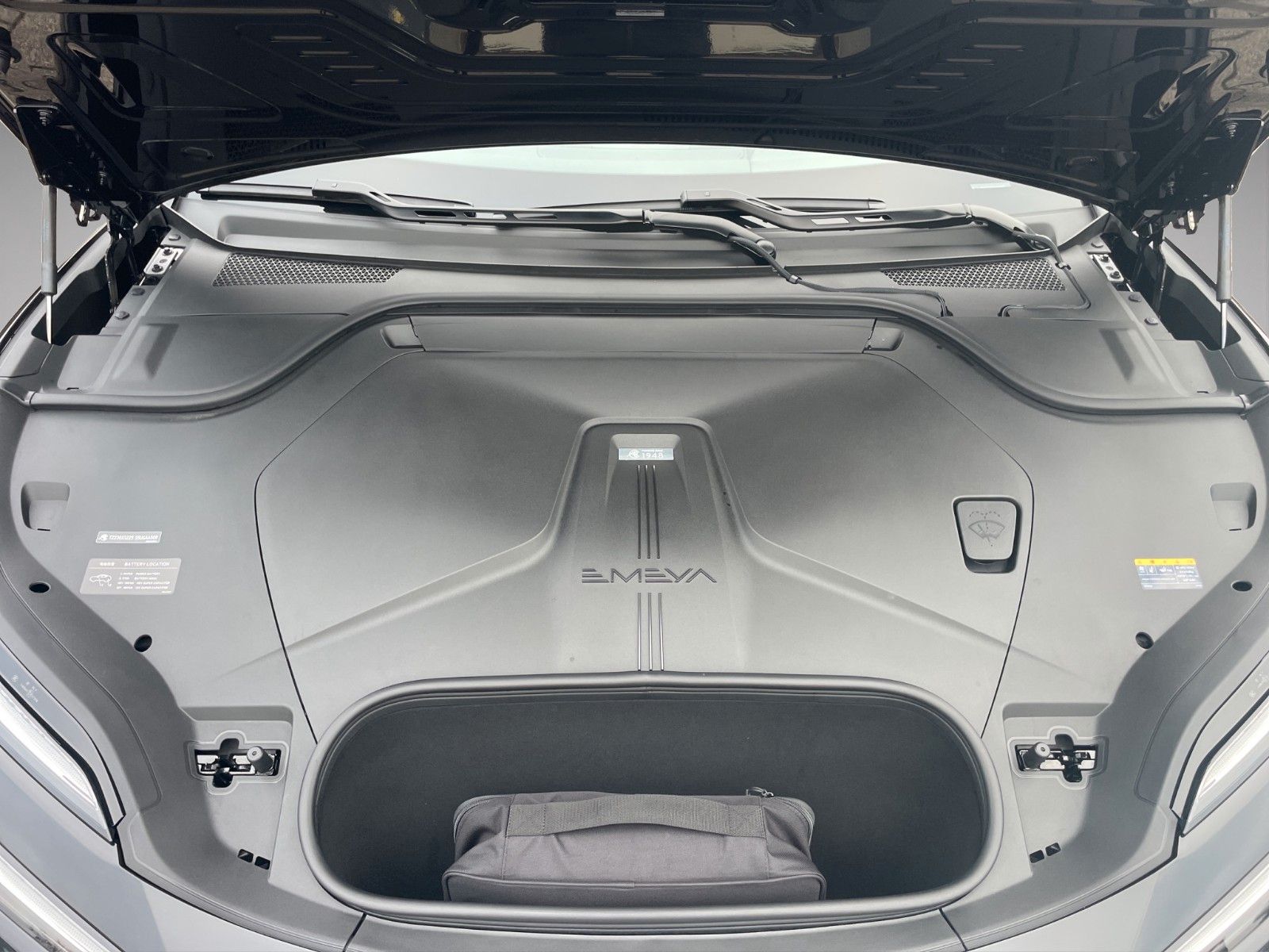 Fahrzeugabbildung Lotus Emeya 600 Sport SE Lotus Wuppertal