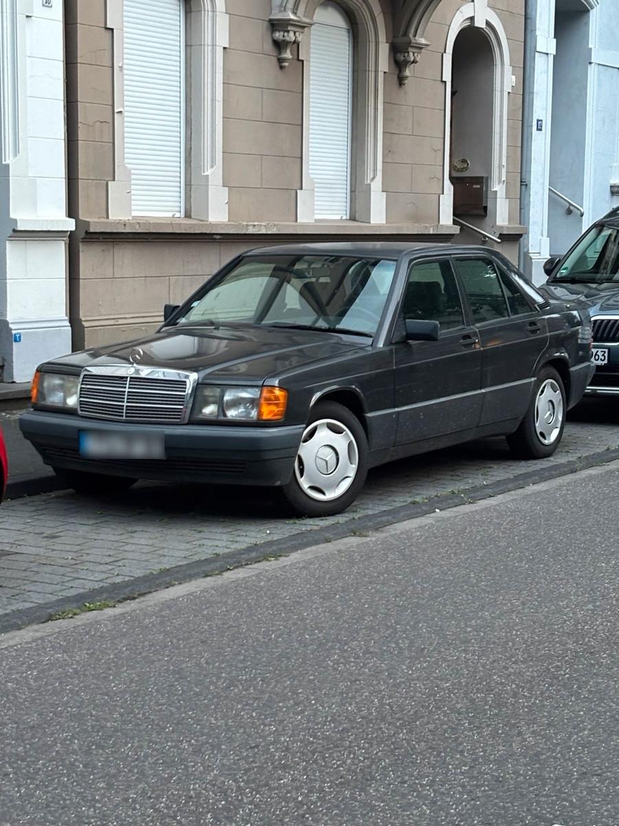 Mercedes-Benz 190