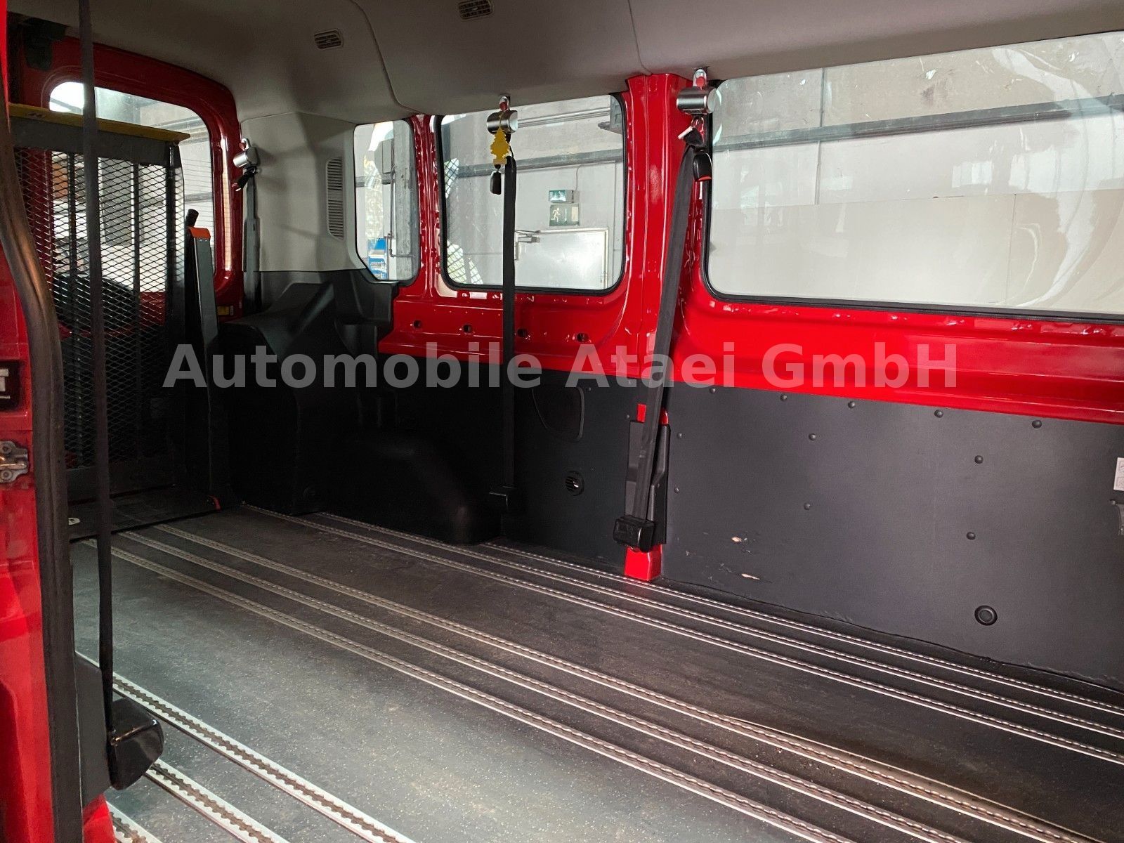 Fahrzeugabbildung Ford Transit Kombi 350 L3H2 *Rollstuhl-Lift* (5129)