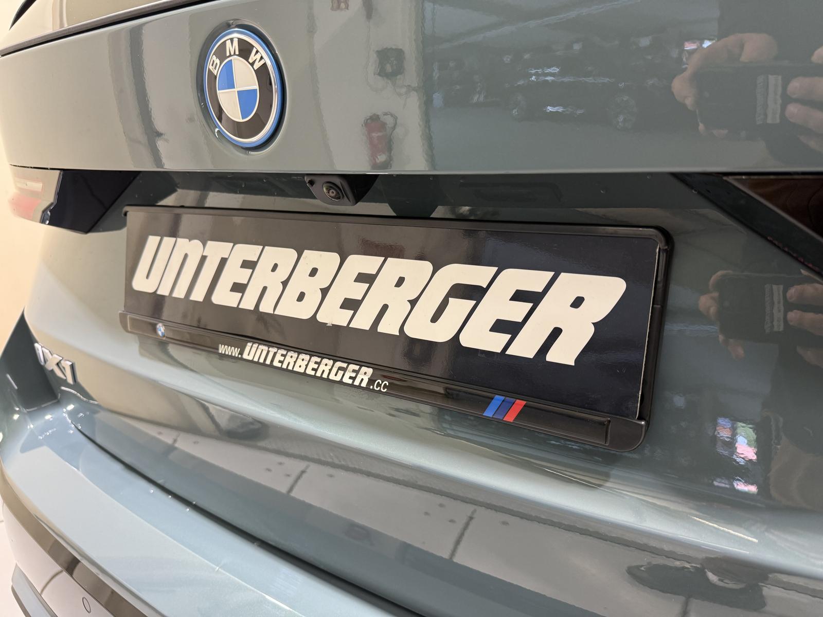 BMW iX1 xDrive30 M Sport Pro ACC 360 AHK HUD