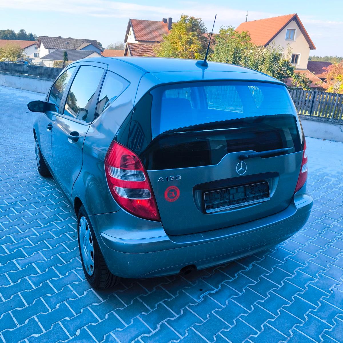 Mercedes-Benz A170 2004 — engine 1.699 cm³, 116 HP (85kW)
