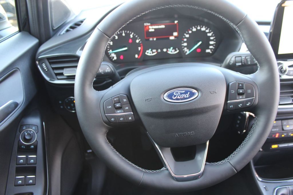 Fahrzeugabbildung Ford Puma Hybrid TITANIUM