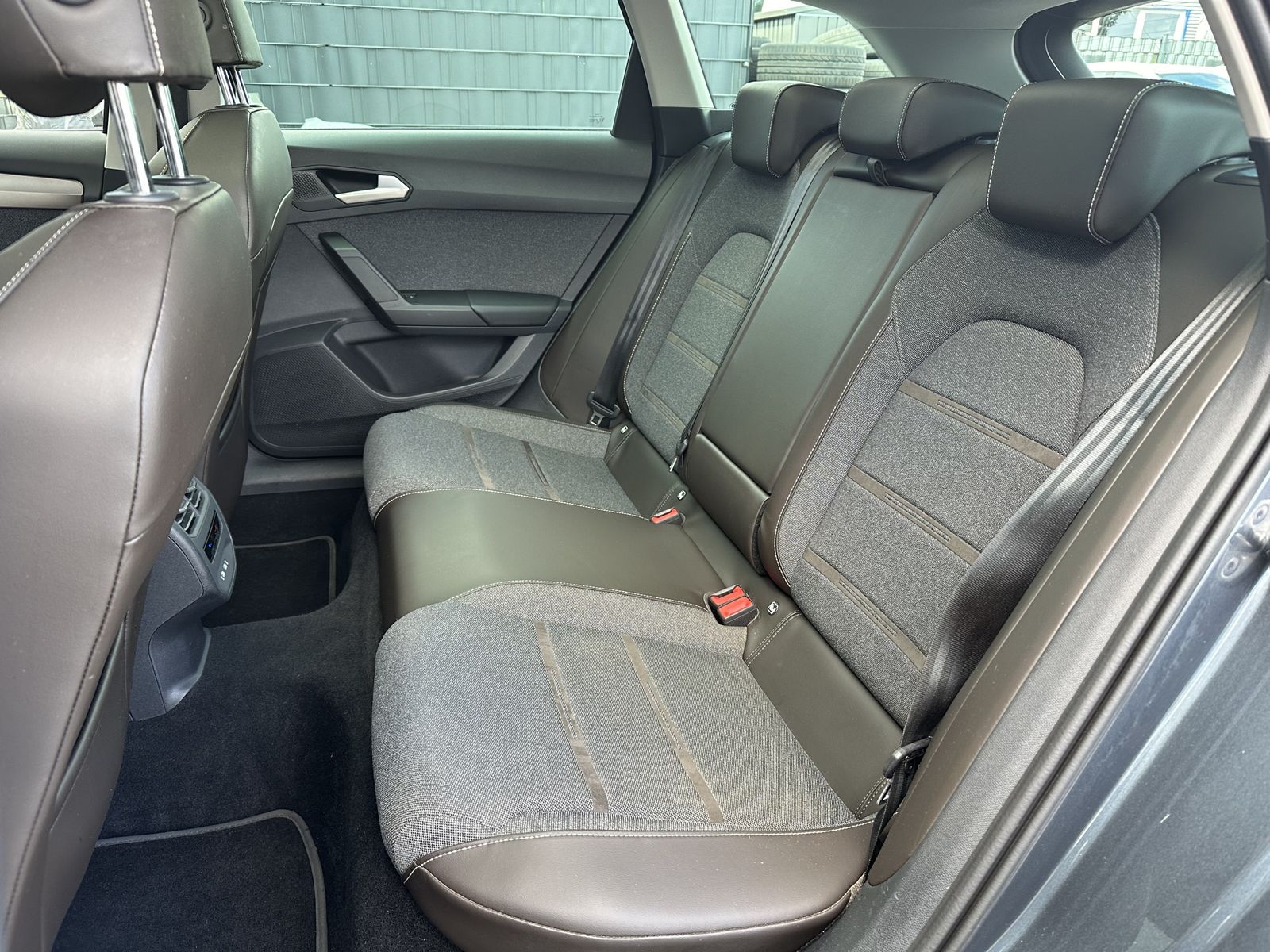 Fahrzeugabbildung SEAT Leon SpT 2.0 TDI DSG Xcellence NAV+LED+ACC+PANO