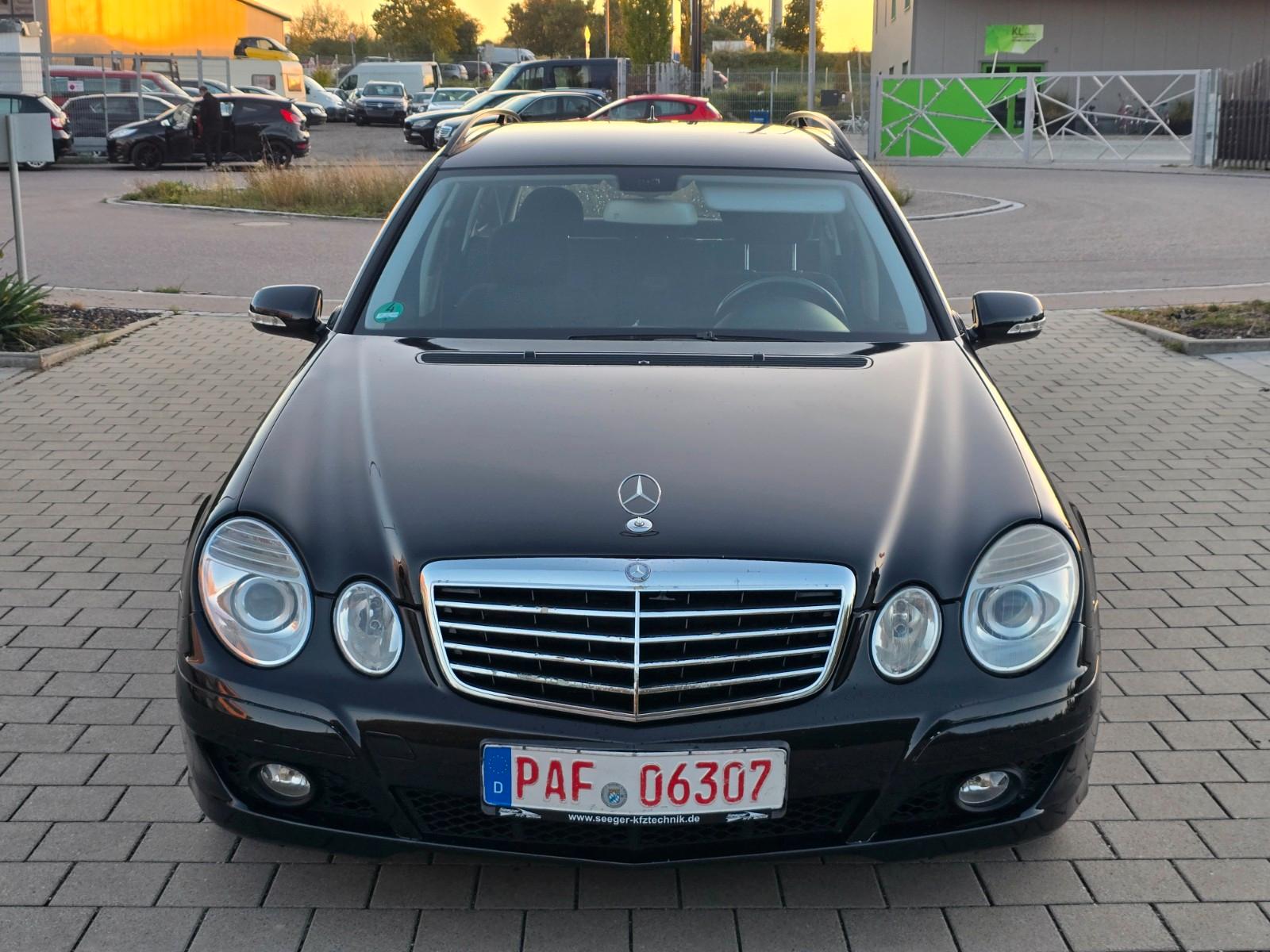Mercedes-Benz E200 2009 — rear view