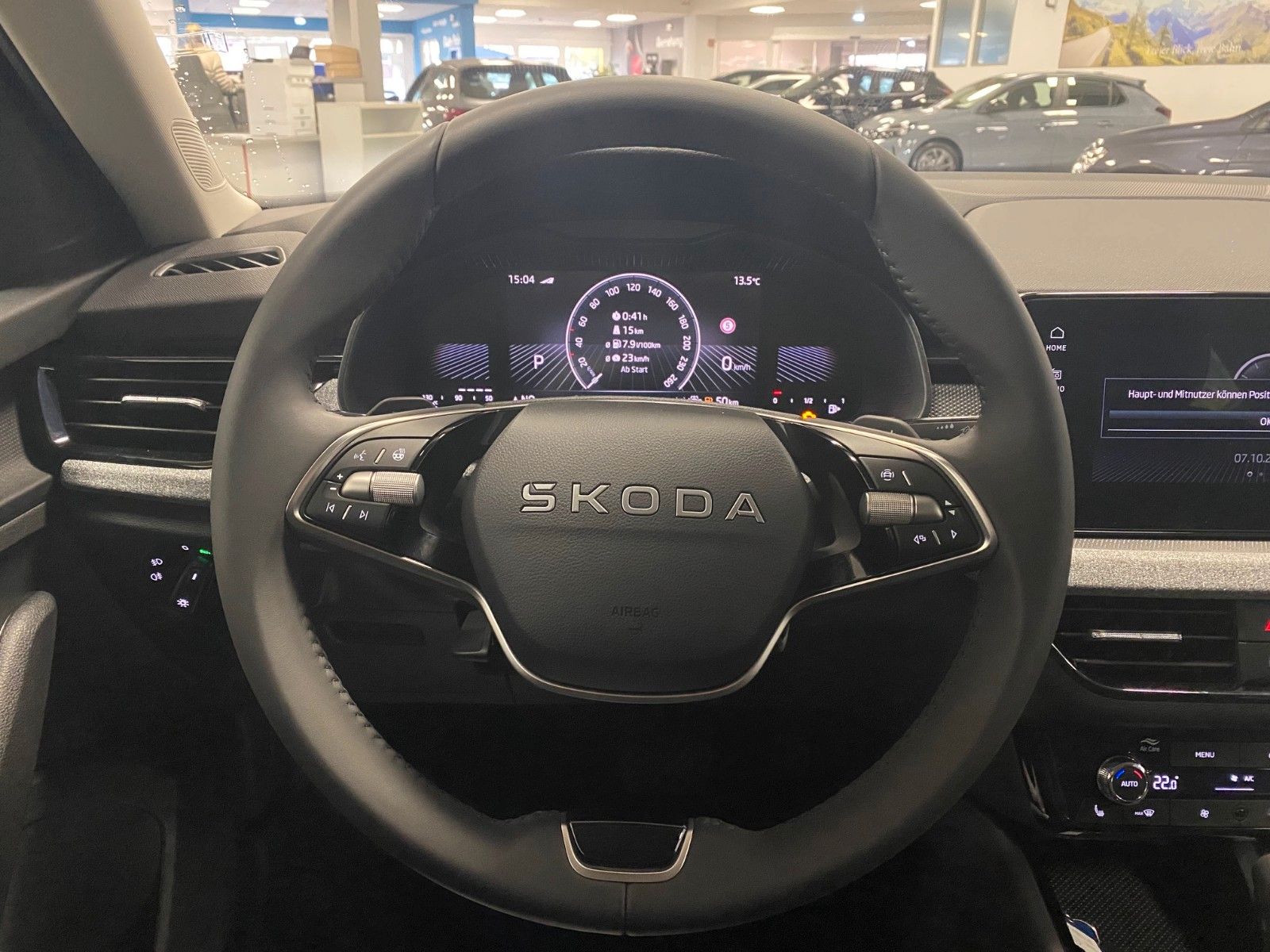 Fahrzeugabbildung SKODA Kamiq 1.5 TSI DSG Selection+SITZHEIZUNG+KAMERA++