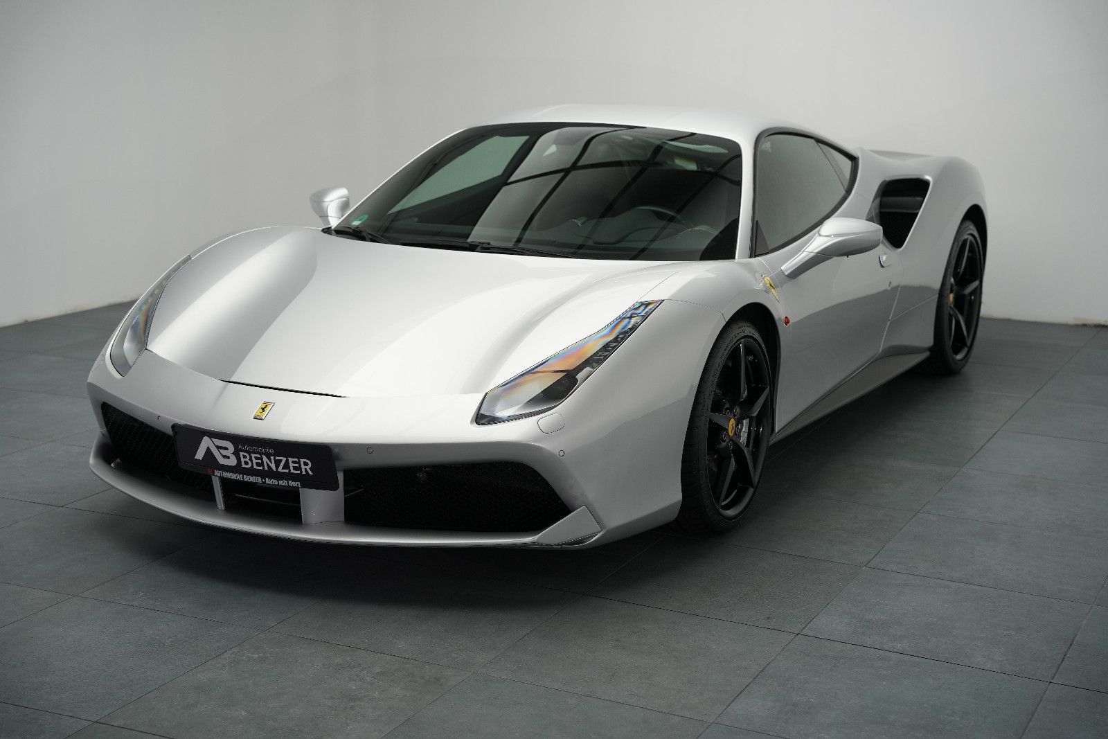 Fahrzeugabbildung Ferrari 488 GTB GTB Coupé DCT/SCUDERIA/KAMERA/