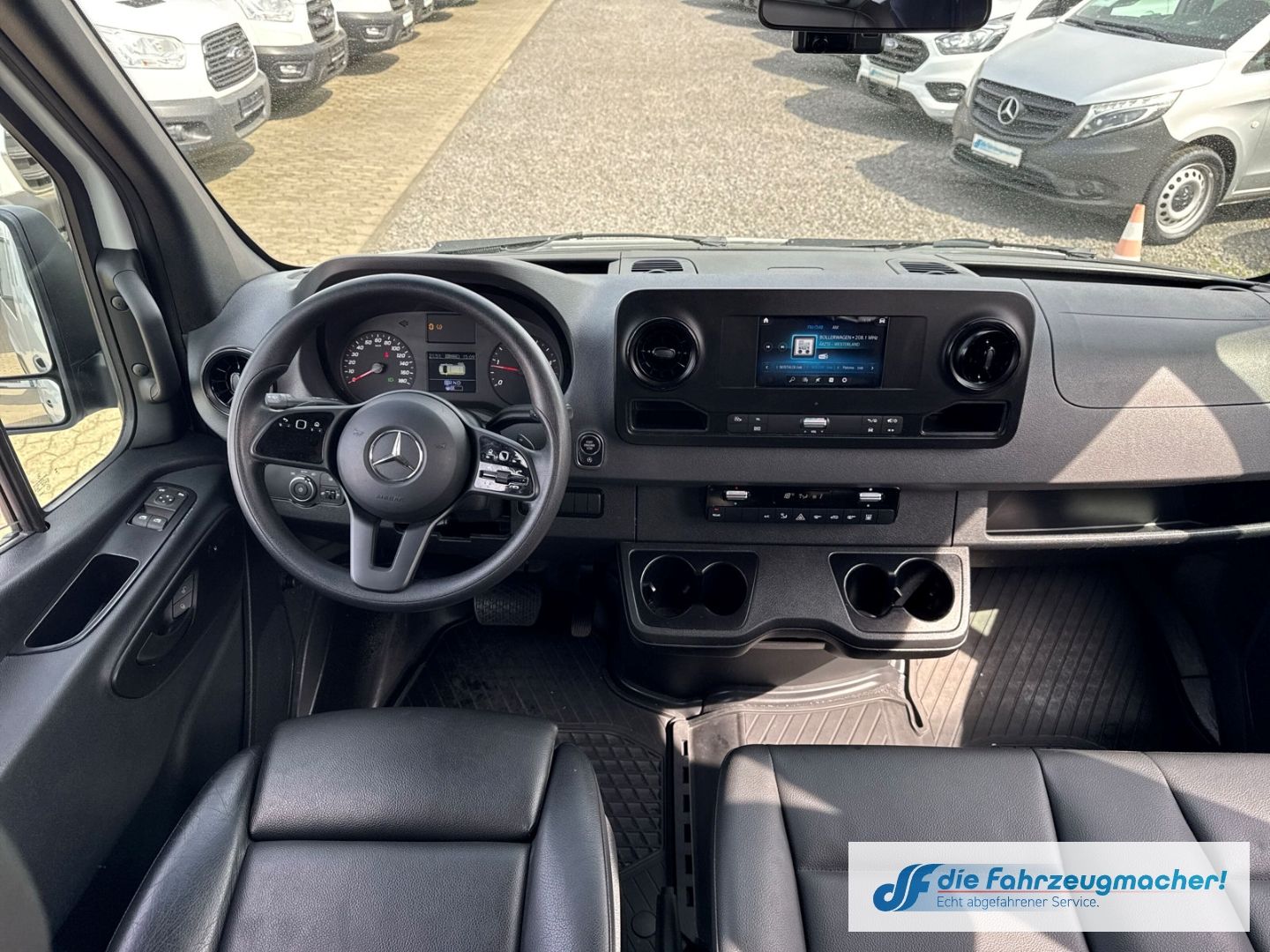 Fahrzeugabbildung Mercedes-Benz Sprinter III Tourer RWD AWD 315 CDI L2 DAB SHZ