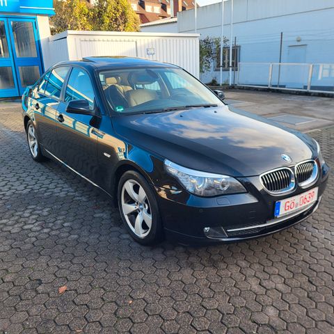 BMW 523i -