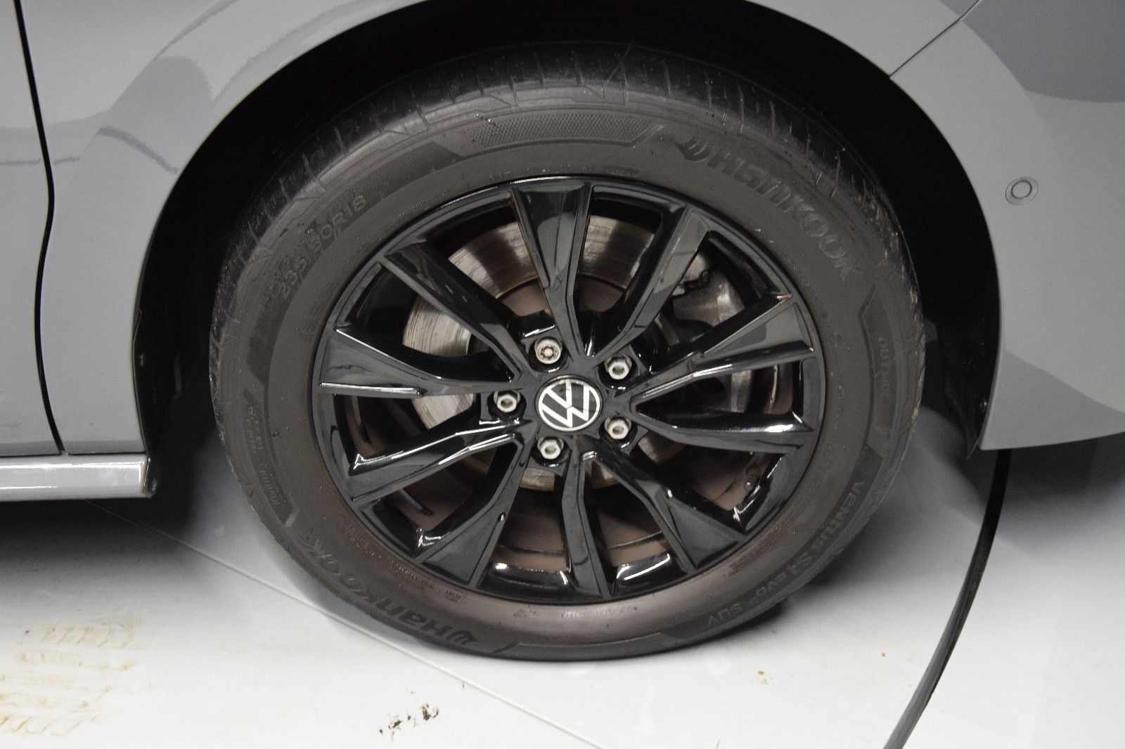 Fahrzeugabbildung Volkswagen T7 Multivan Style Pano ACC IQ AHK Stndhzg Alcant