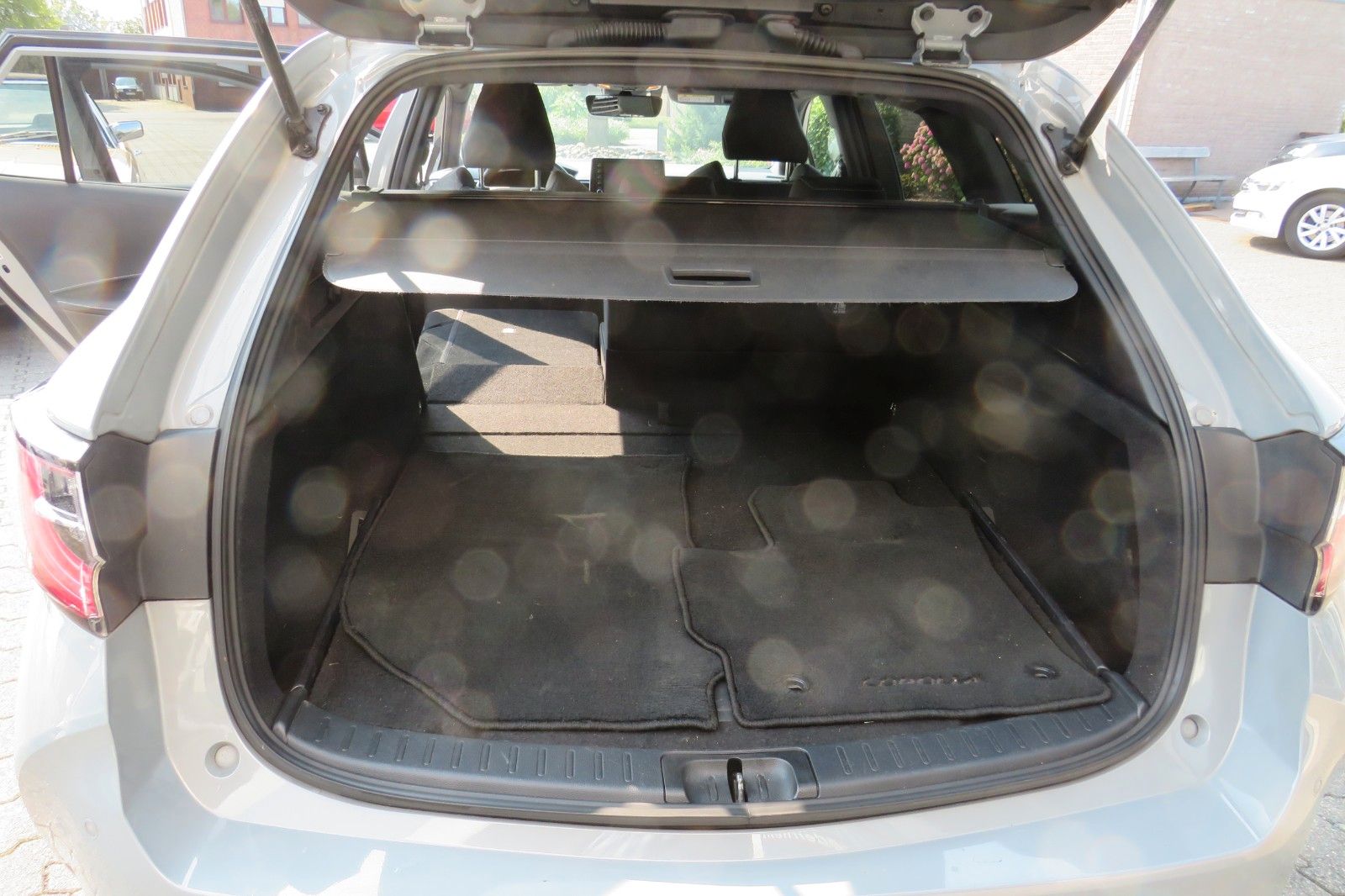 Fahrzeugabbildung Toyota Corolla Touring Sports Hybrid NAVI PDC SITZH. 1H