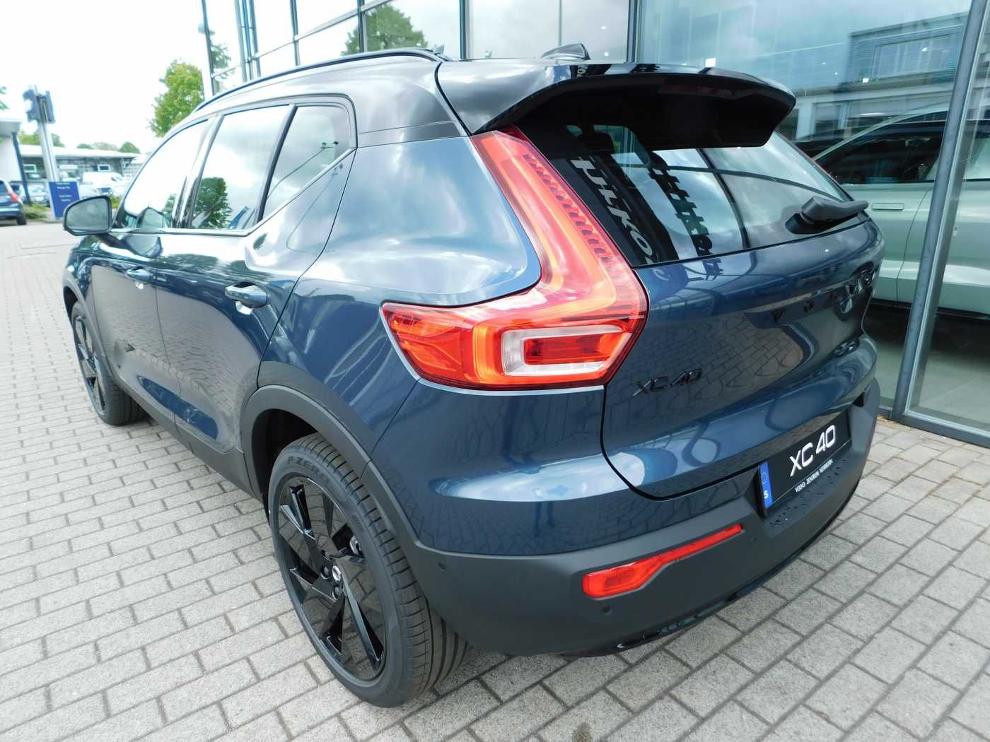 Fahrzeugabbildung Volvo XC40 B3 Plus Black Edition