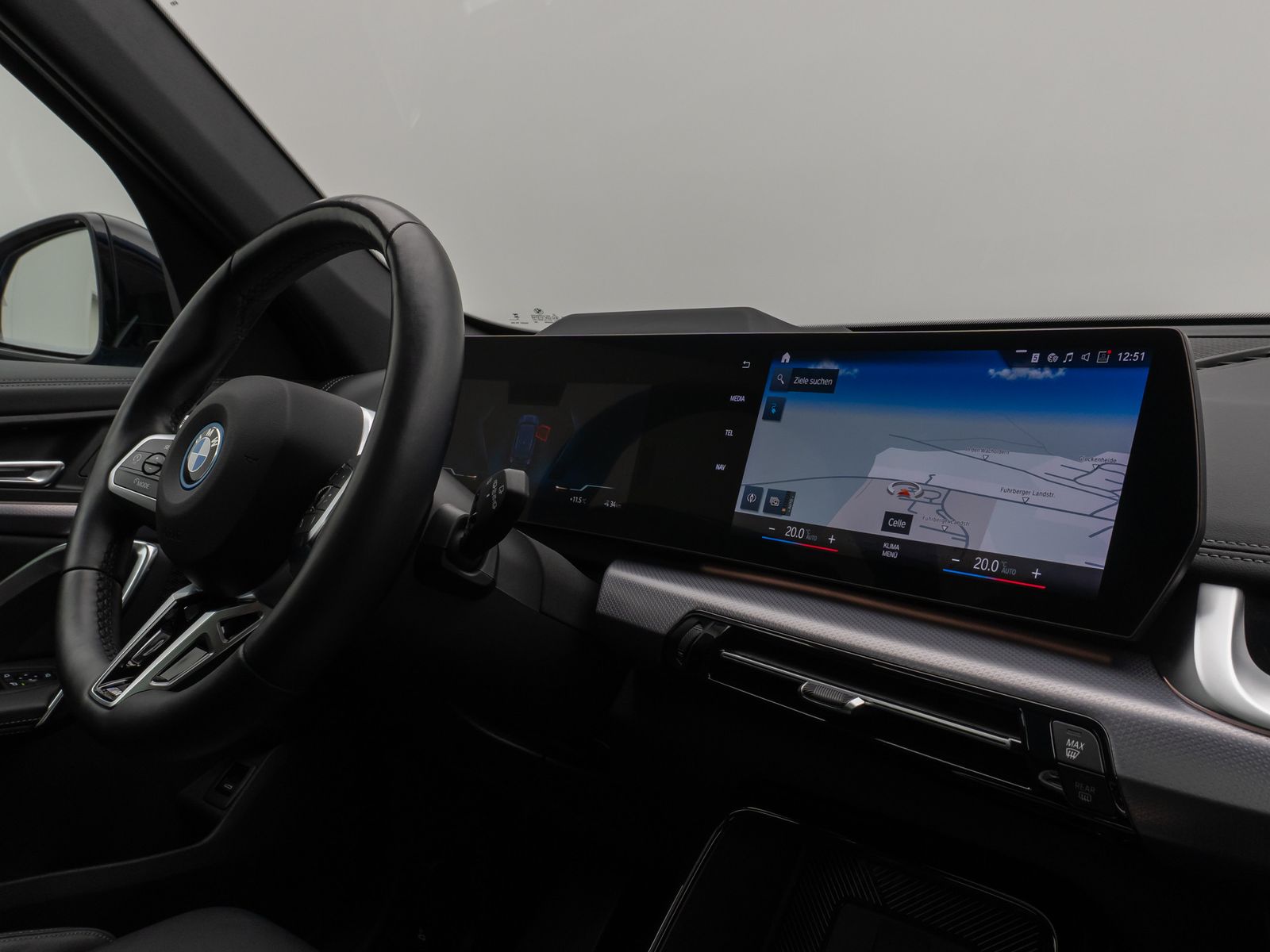 Fahrzeugabbildung BMW iX1 xD30 M Sport Pro Panorama 360°HUD DAB H/K