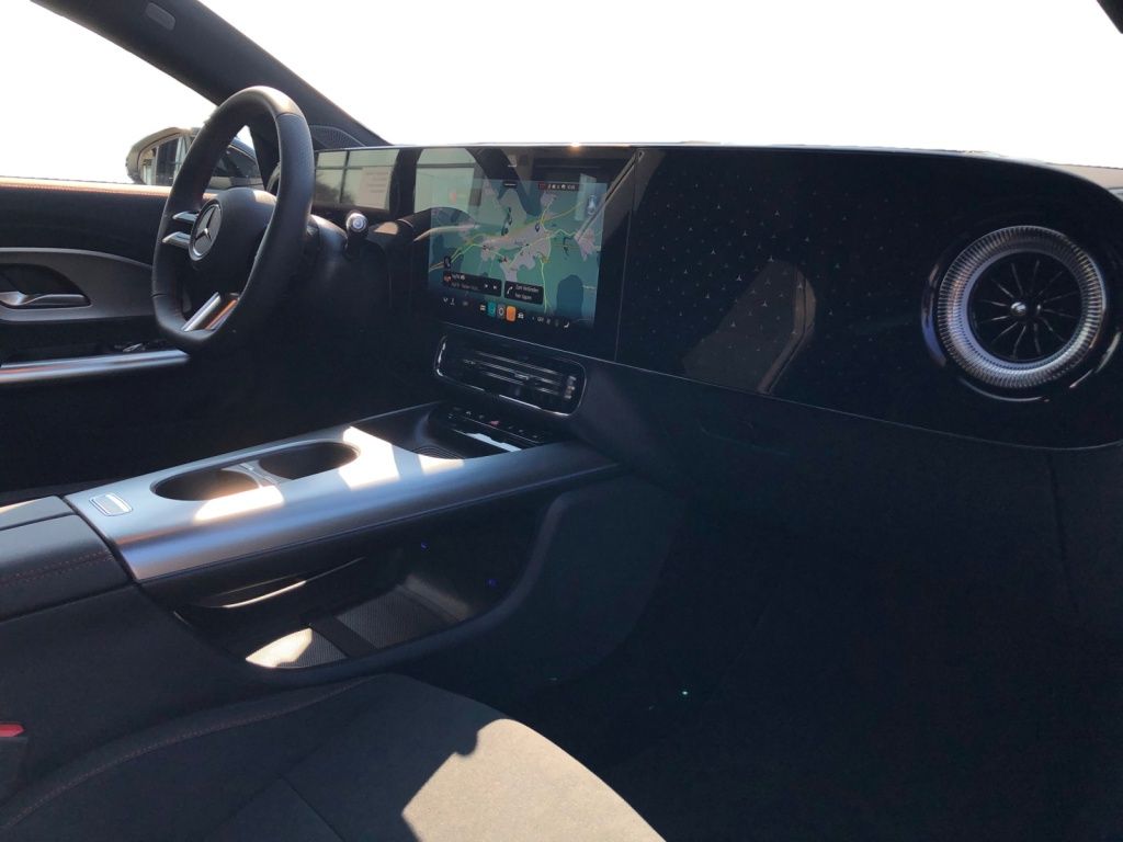 Mercedes-Benz CLA 180 AMG MBUX MBeam Night AHK Pano SHD Wide foto 6