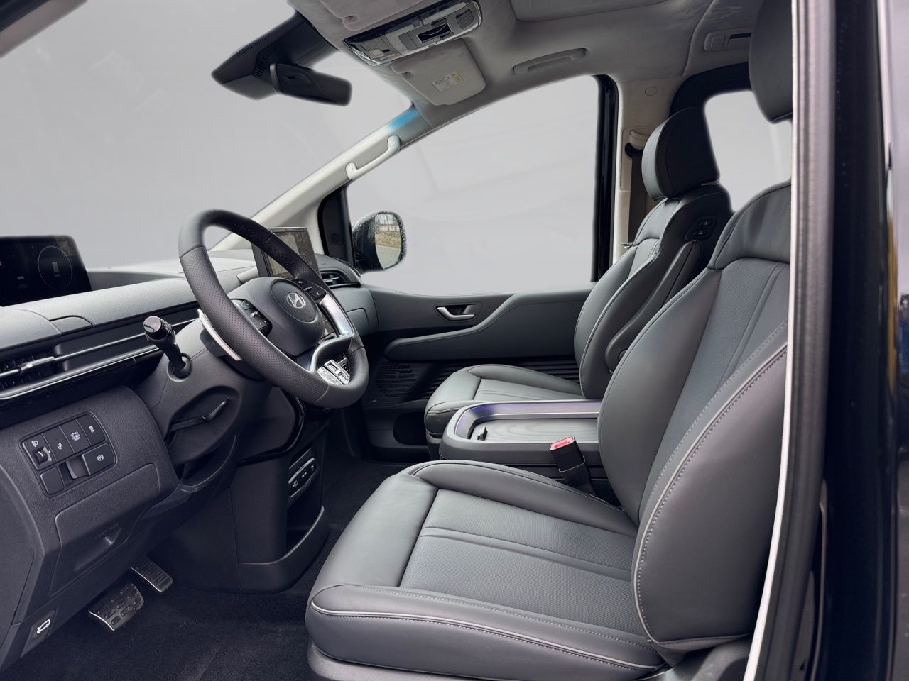Fahrzeugabbildung Hyundai STARIA SIGNATURE *PANORAMADACH* 2xKlima 360 ACC