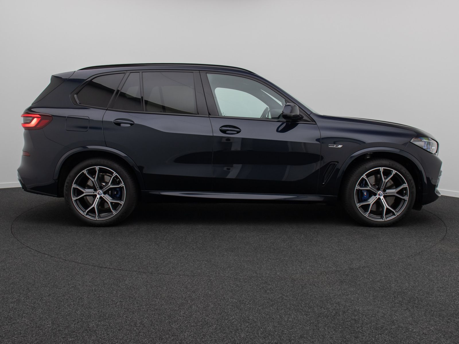 Fahrzeugabbildung BMW X5 xD45e M Sport Laser DAB HUD Komfort 21Zoll