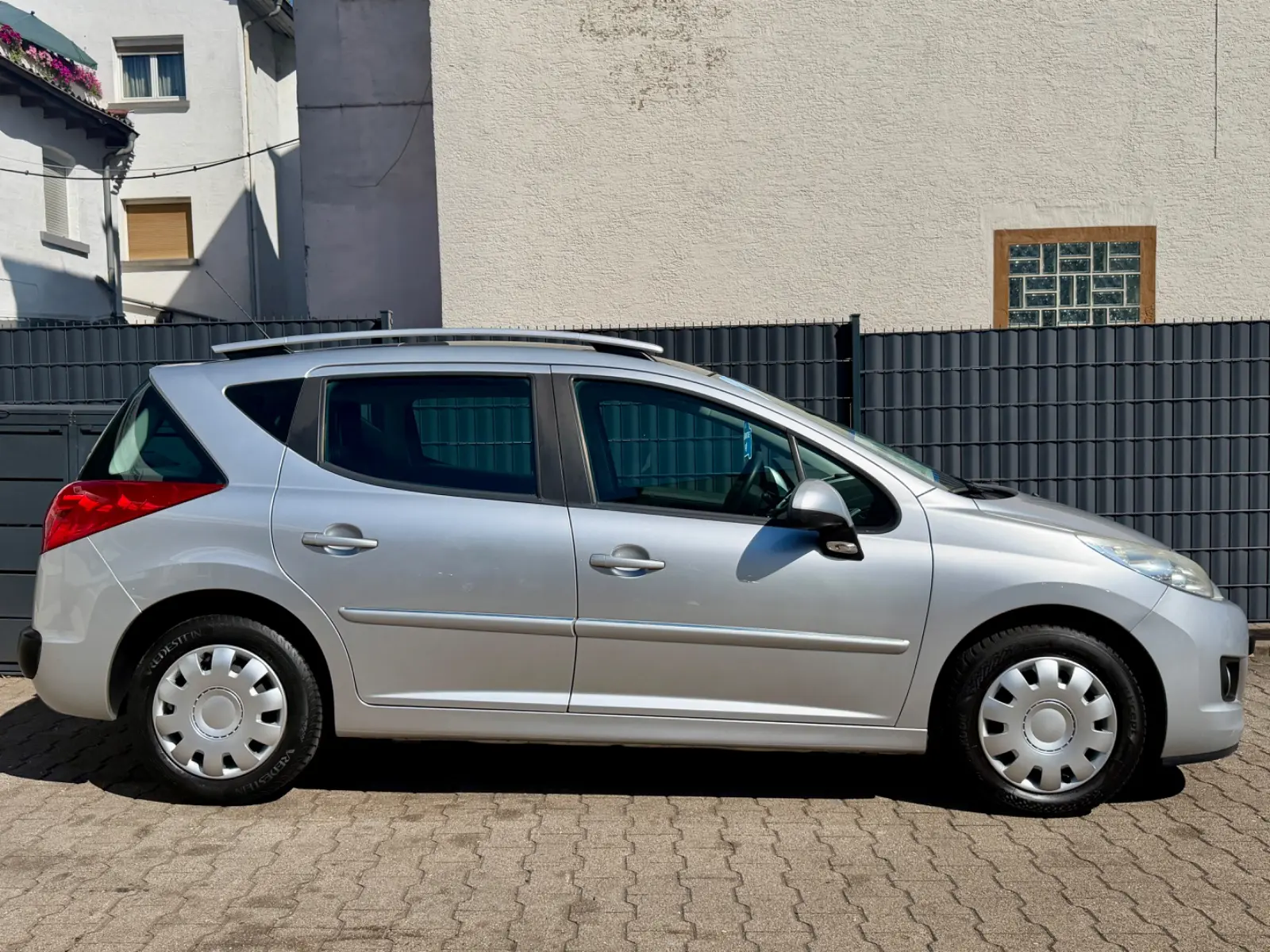 Peugeot 207 2011 — photo 25