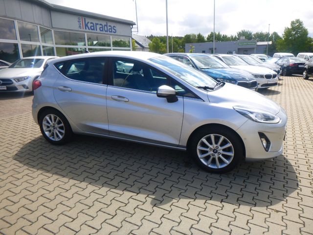 Fahrzeugabbildung Ford Fiesta 1.0 Titanium >55.800KM/Kamera/Navi/Sitzh<