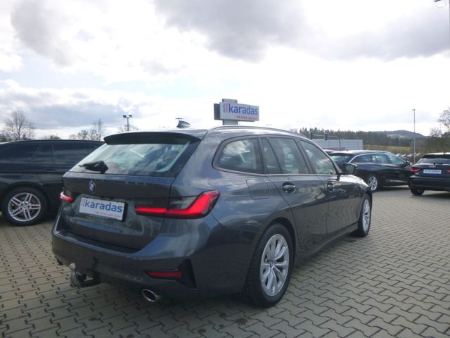 Fahrzeugabbildung BMW 320 i Touring >AUT/AHK/R-Kamera/PDC/LED<