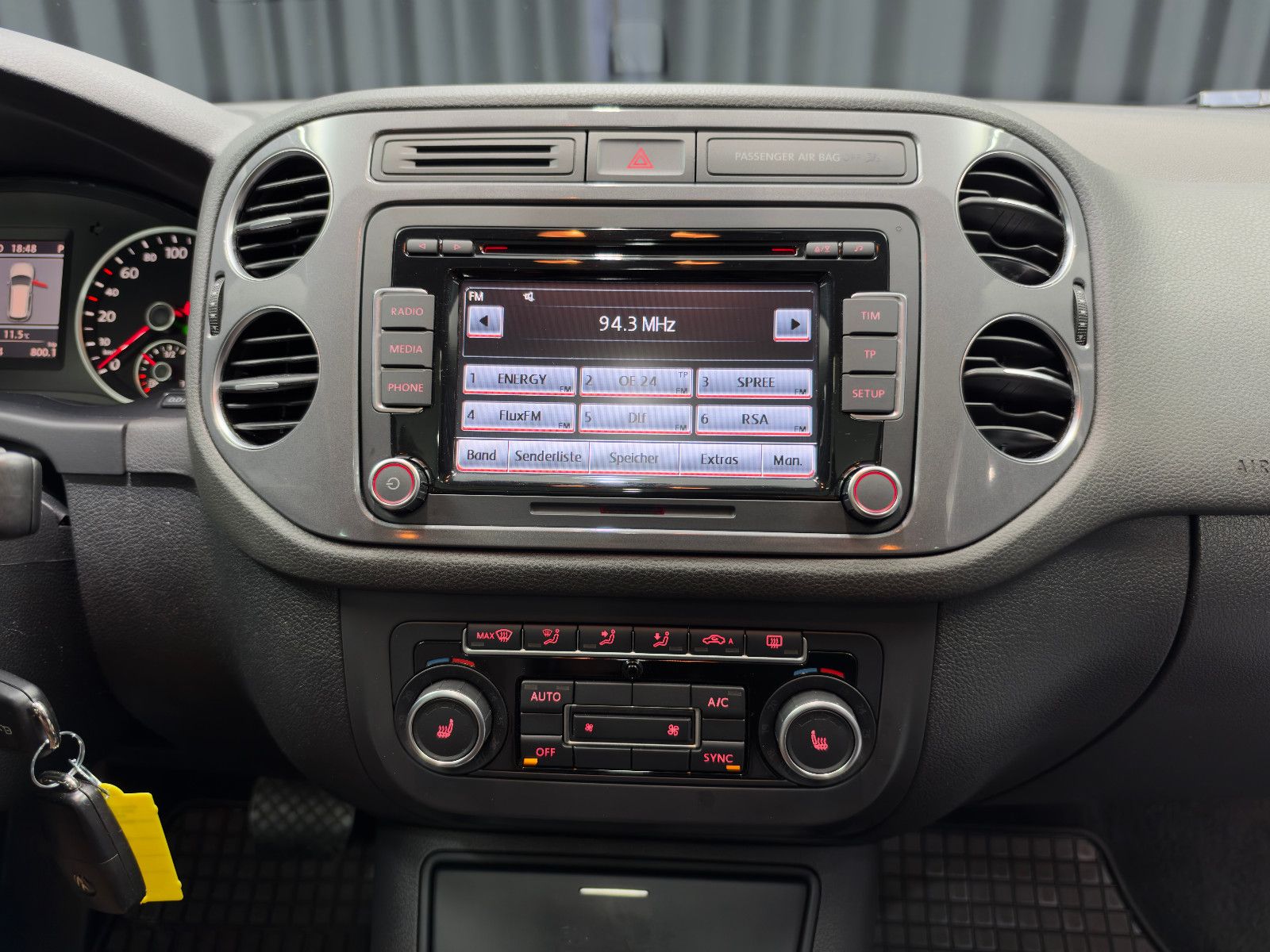 Fahrzeugabbildung Volkswagen Tiguan 2.0 TSI 4MOTION Track&Style |PANO|LEDER
